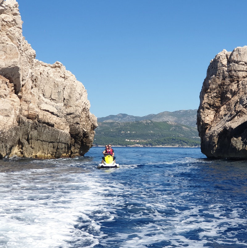 Gabriel Watersports Cavtat – Parasailing, Jet Ski, Inflatable tubes